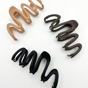 ✨ 3-Pack Wavy Matte Claw Clips – Neutrals Bundle (Brand New)